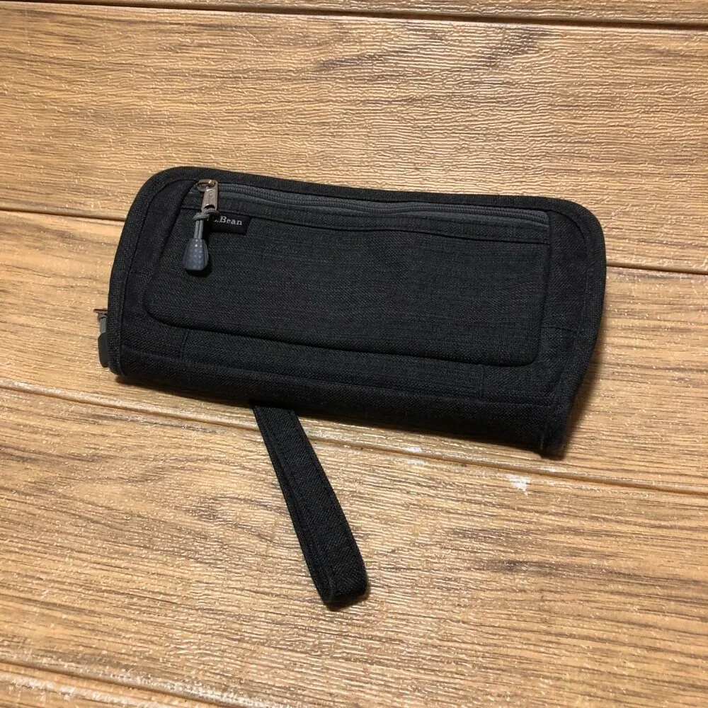 LL Bean men fabric travel wristlet wallet, charcoal gray